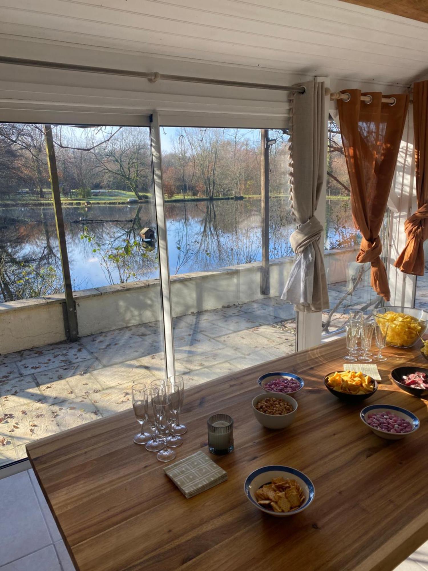 La Petite Maison au bord de l’étang Chirac  Esterno foto